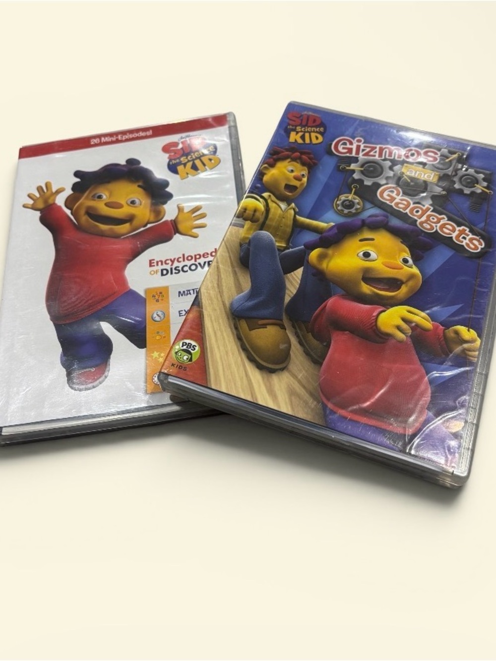 Gizmos and Gadgets DVD - Red & Blue Cover